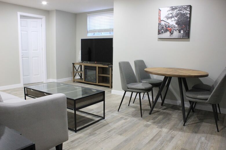 Boardwalk Homes - Executive Guest Rooms & Townhomes