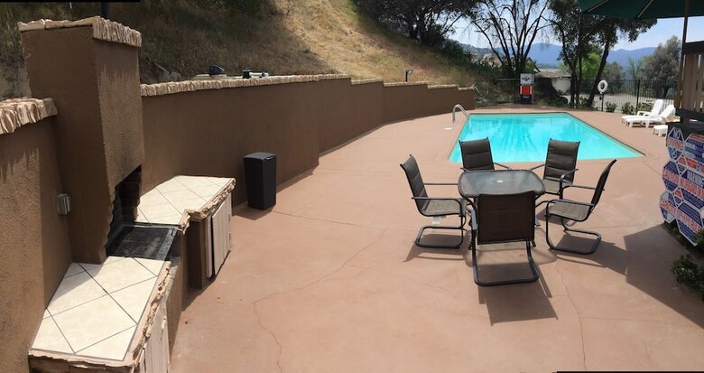 Hotel Mountain Trail Lodge & Vacation Rentals