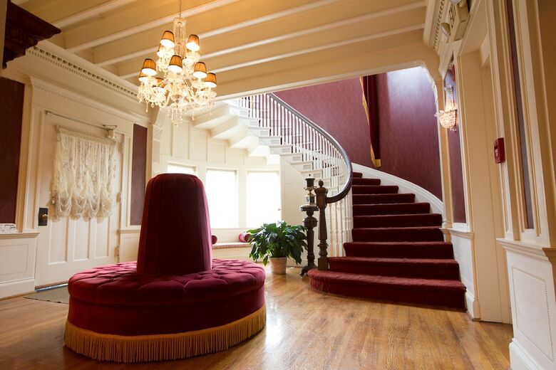 Bed & Breakfast Boggs Mansion