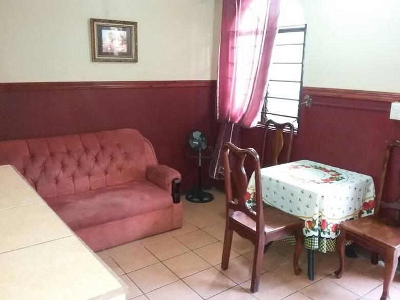 Hotel Cabinas Madeleine
