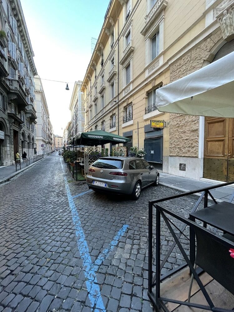 Ad Cavour Luxury Rooms