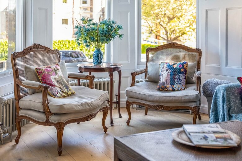 Exceptional Renovated Period Home In Clifton