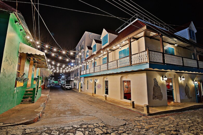 Isla De Flores Hotel