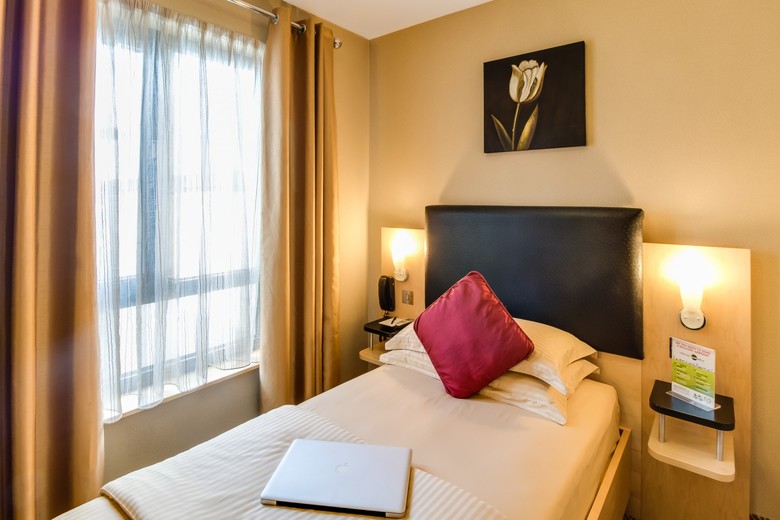 Hotel Academy Plaza