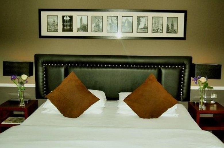 Paramount Hotel