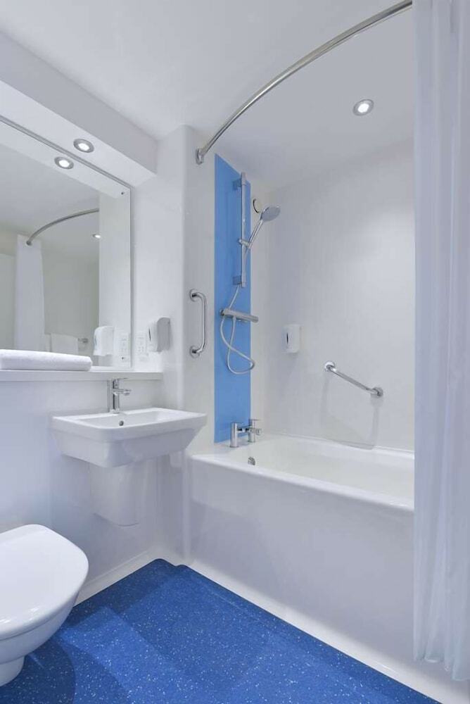 Travelodge Waterford Hotel