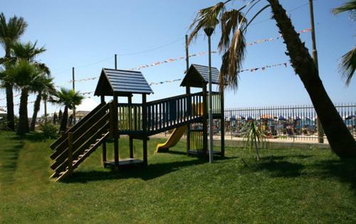 Viviendas Turisticas Villaggio Le Palme