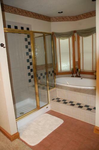 Shiloah Manor B&B And Event Center