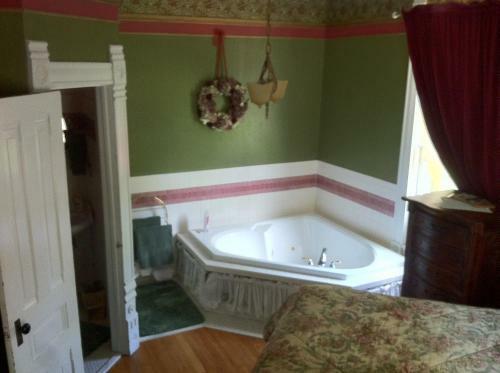 Grand Avenue Bed And Breakfast