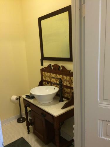 Grand Avenue Bed And Breakfast