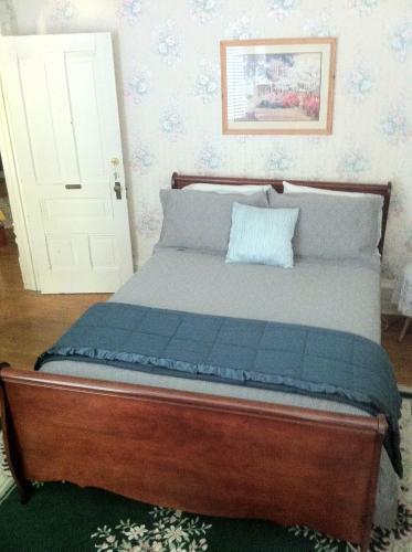 Grand Avenue Bed And Breakfast