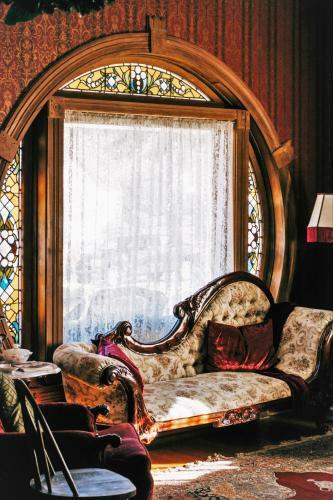 Grand Avenue Bed And Breakfast