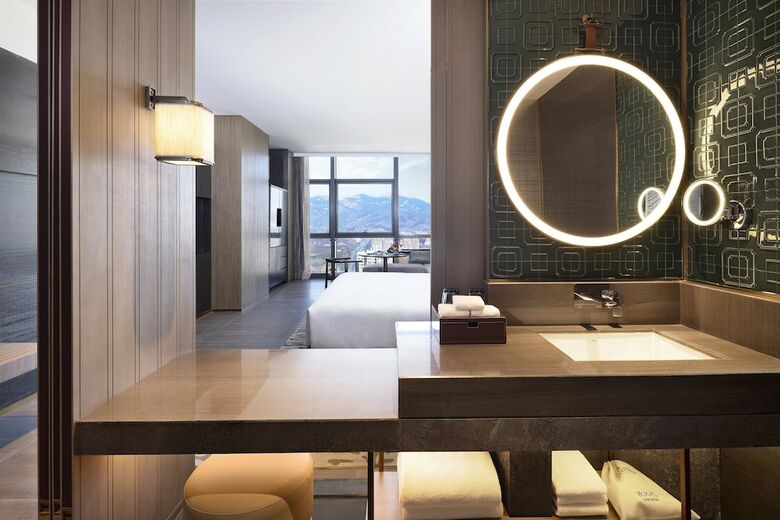 Hotel Hualuxe Qingdao Licang By Ihg