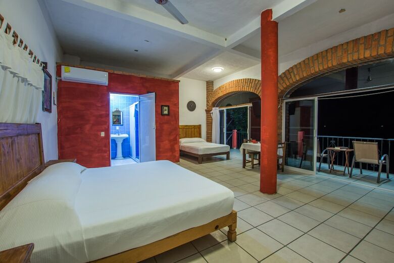 Aparthotel Traditional Sierra Leon Oceanfront Rooms