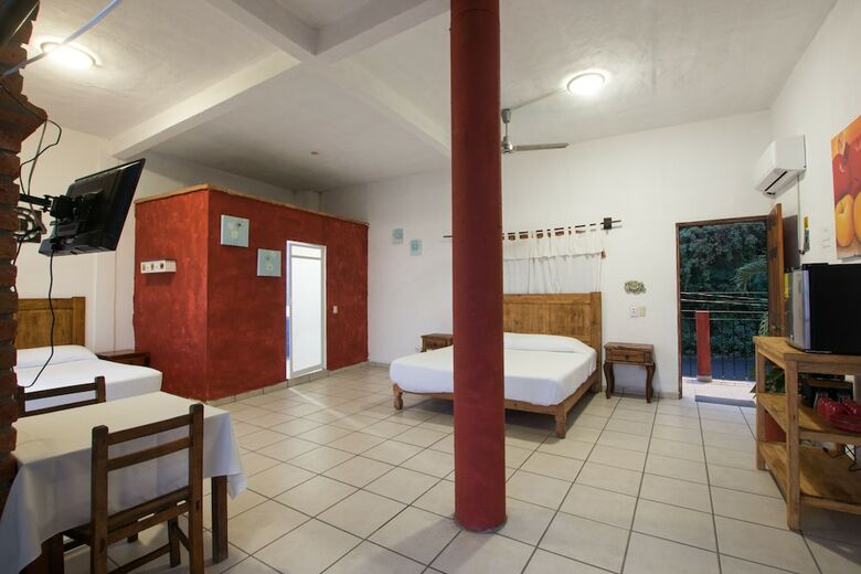 Aparthotel Traditional Sierra Leon Oceanfront Rooms