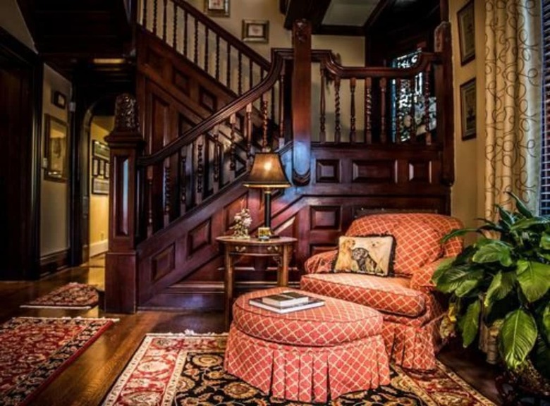 Bed & Breakfast Inn At St James Court