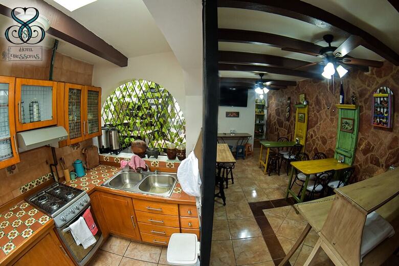 Hotel Tres Sof�as