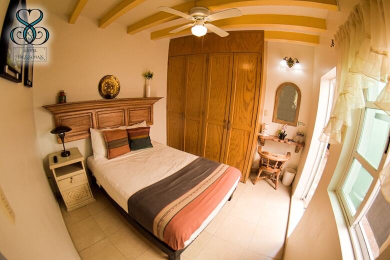 Hotel Tres Sof�as