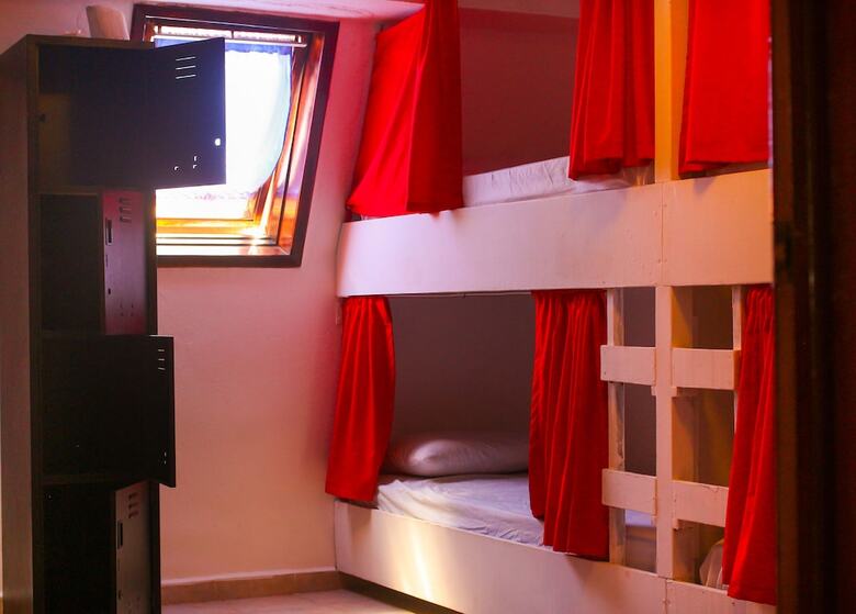 Hotel Izsla Suites