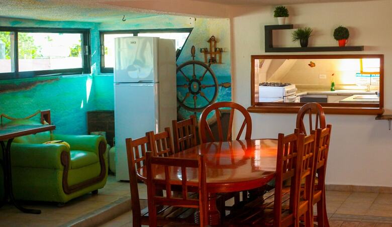 Hotel Izsla Suites