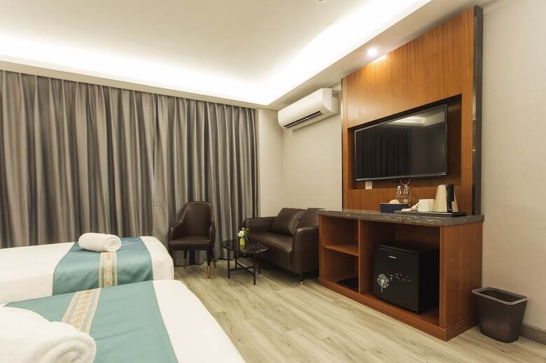 Thapae Twins Hotel