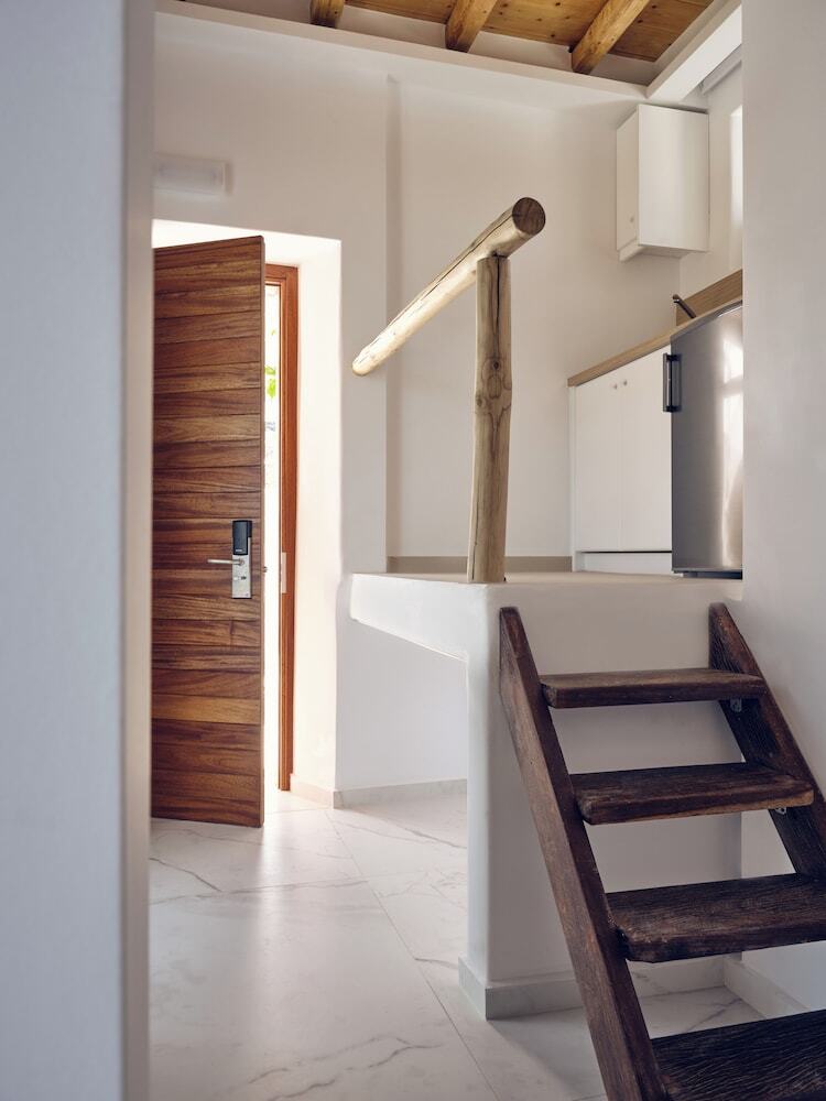 ?rcs Suites & Residences