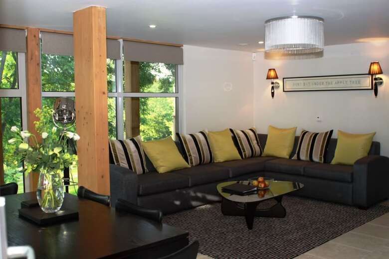 Apple Tree Lodges
