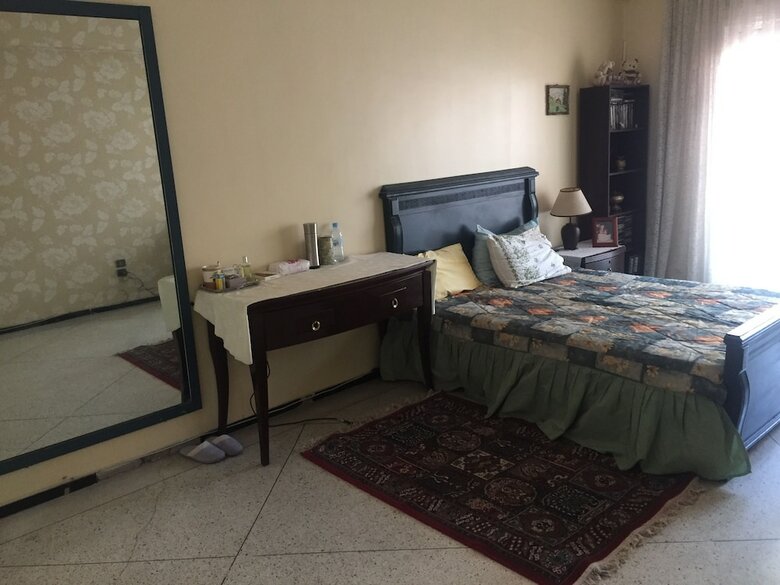 Room-property In A Quiet Area Close To T