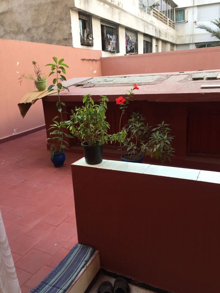 Room-property In A Quiet Area Close To T