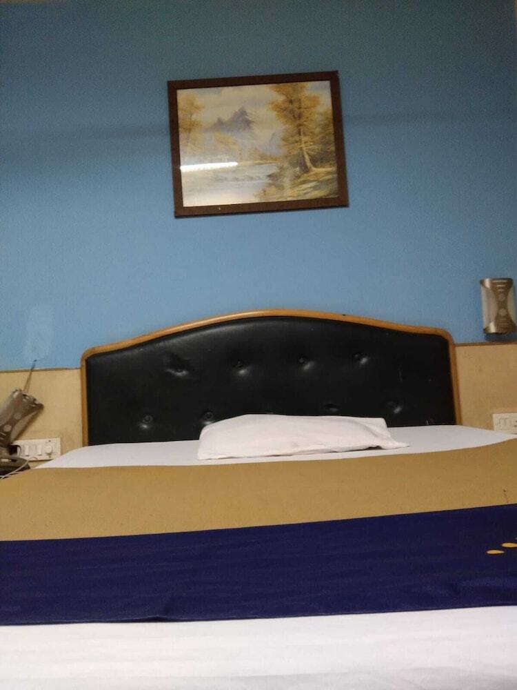 Hotel Sri Sai Comforts