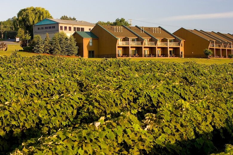 Hotel The Inn At Glenora Wine Cellars