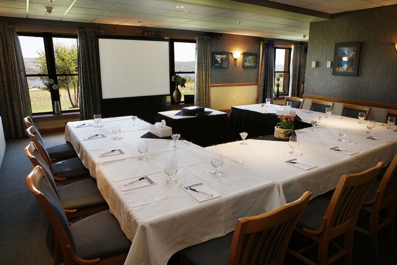 Hotel The Inn At Glenora Wine Cellars