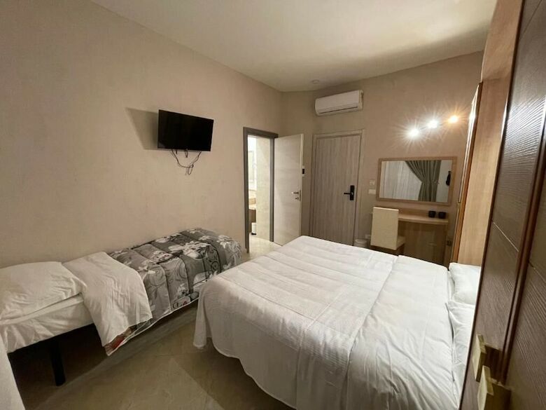 S.p.q.r. Suite