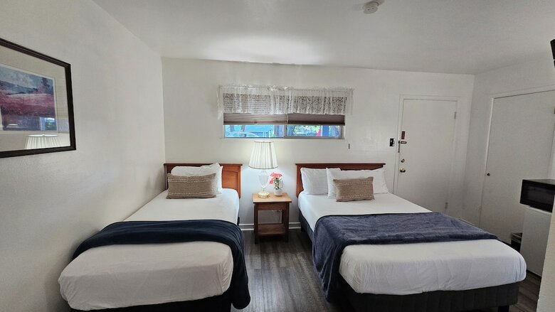 Cedar Lodge Motel