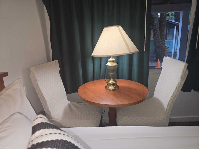 Cedar Lodge Motel