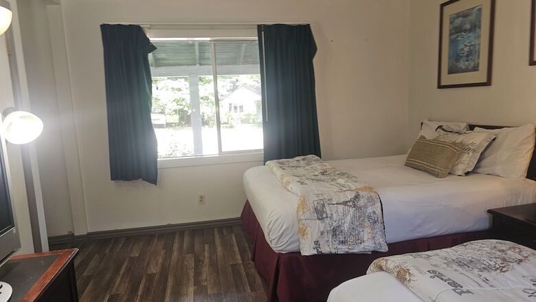 Cedar Lodge Motel