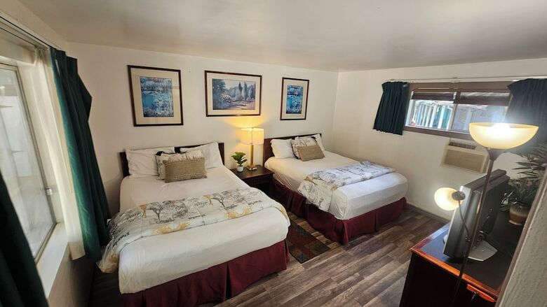 Cedar Lodge Motel