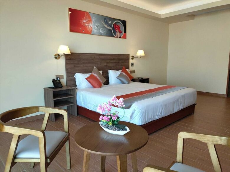 Sm Hotel Plus