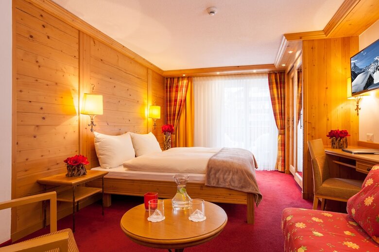 Hotel Holiday