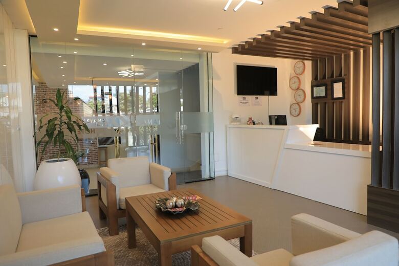 Eyana Hotel