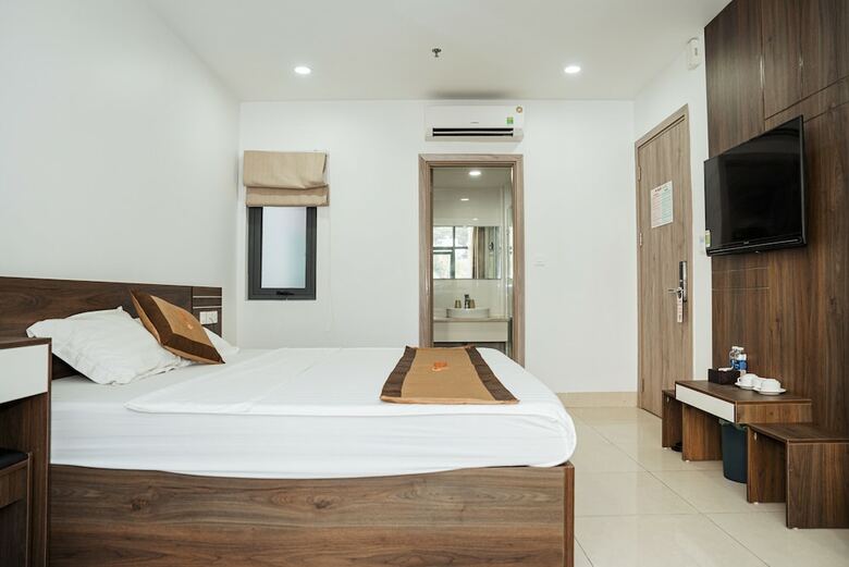 Ruby Hotel Cat Ba