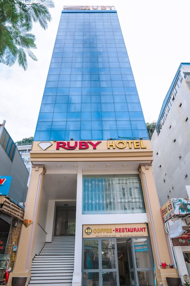 Ruby Hotel Cat Ba