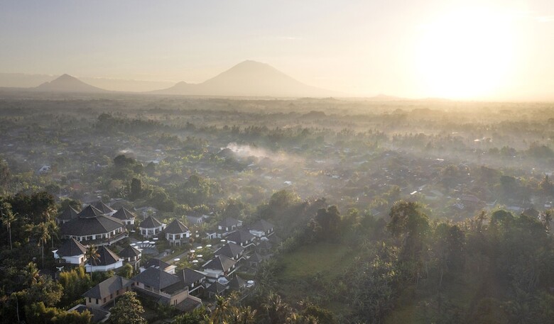 Hotel Swan Paradise A Pramana Experience