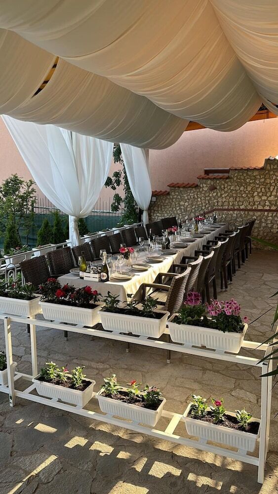 Hayat Hotel Ltd