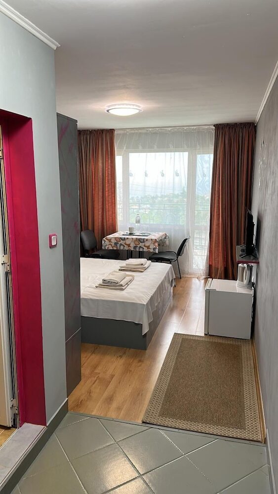 Hayat Hotel Ltd