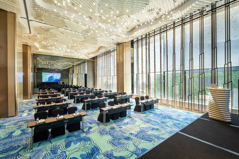 Regala Skycity Hotel By Regal Hotels