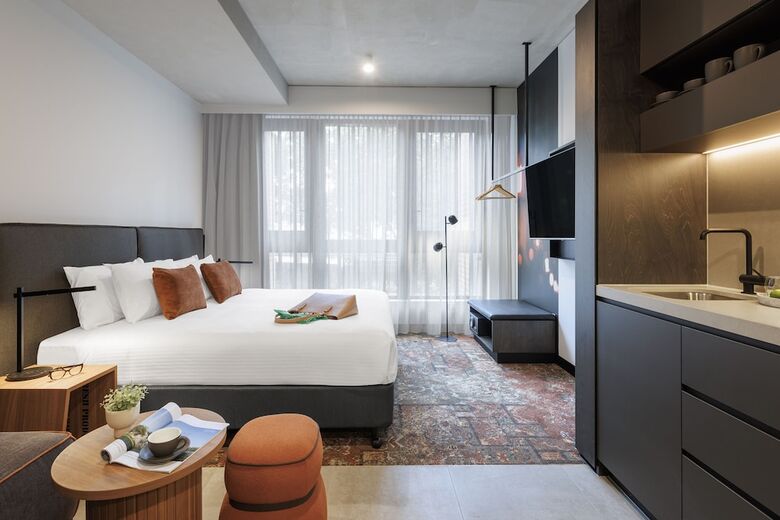 Hotel Veriu Queen Victoria Market