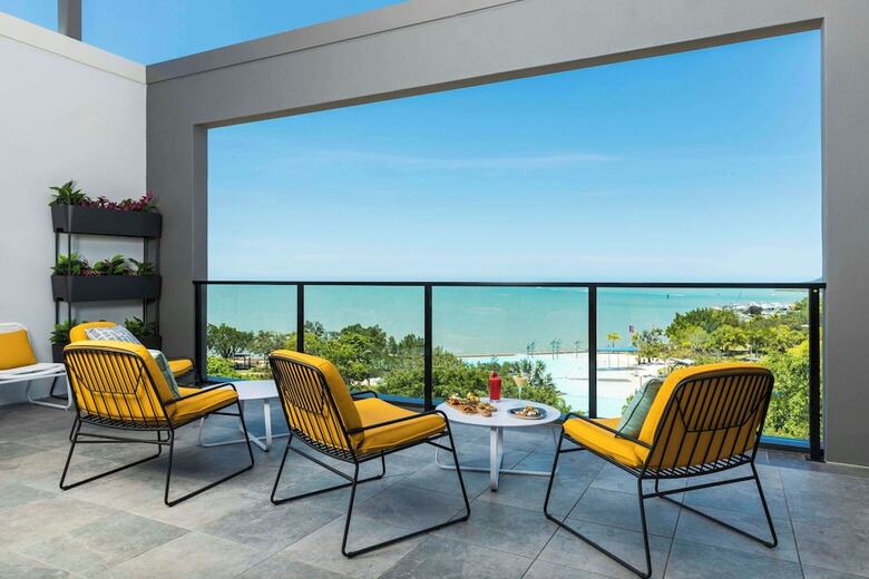 Oaks Cairns Hotel