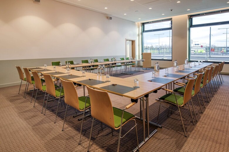 Intercityhotel Berlin Airport Ber Terminal 1+2