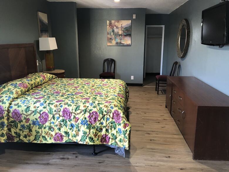 Kings Castle Motel